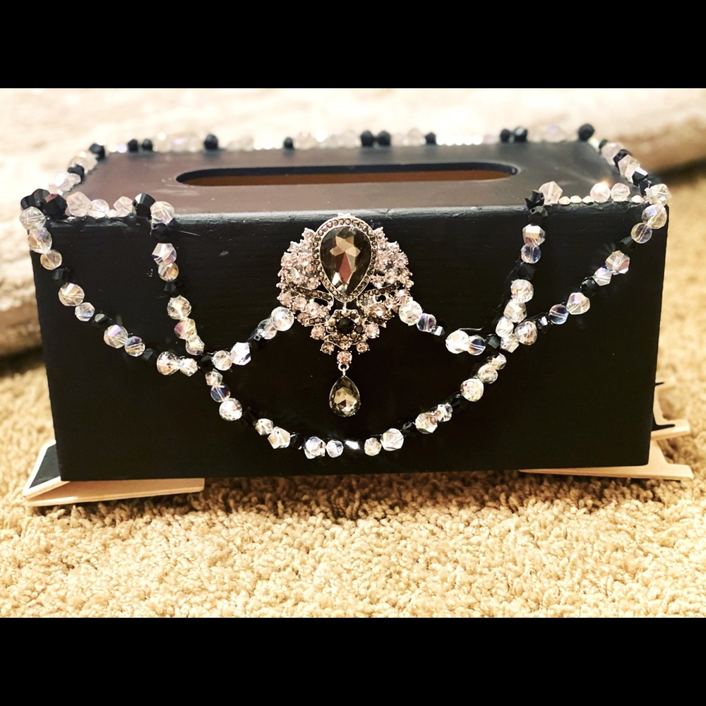 Glamorous tissue box